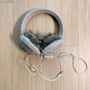 American Eagle Y2K wired headphone faux fur beige knit earmuffs winter